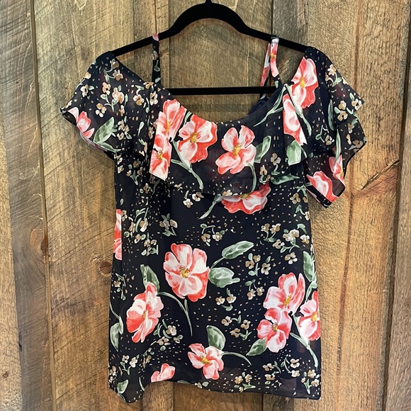 Off the shoulder top - Picture 2 of 5